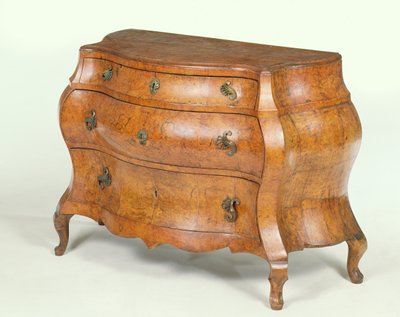 Norditalienische Walnusskommode, übertriebene Bombenform, um 1760 von Unbekannt Unbekannt